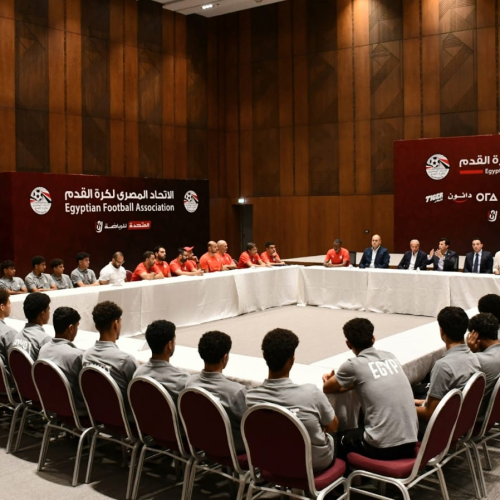 وزير الشباب والرياضة يزور معسكر منتخب ١٧ سنة ويطمئن على استعداداته لكأس العالم