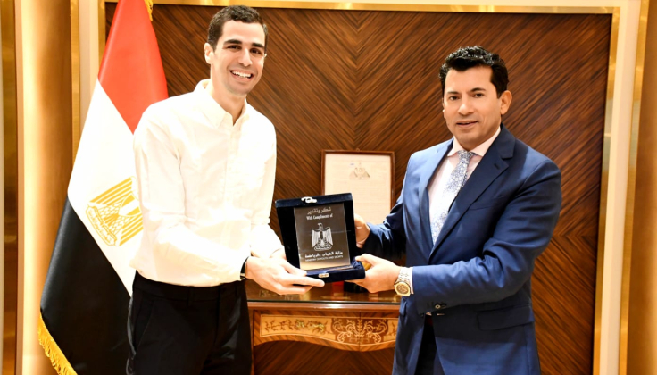 وزير الرياضة يستقبل بطل مصر في الاسكواش علي فرج