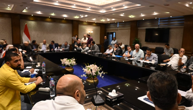إقبال كثيف علي المزايدة الخاصة بحق الاستغلال الإعلاني للمساحات الإعلانية بمركز التنمية الشبابية الجزيرة "١"