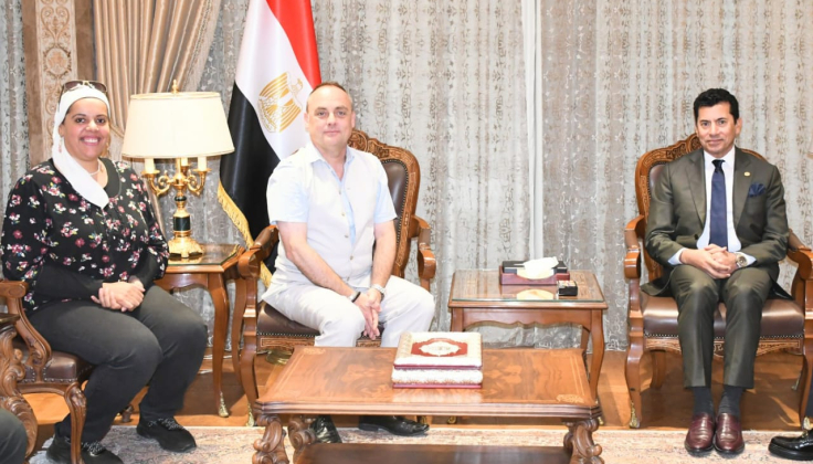 وزير الشباب يلتقي الممثل المقيم لصندوق الأمم المتحدة للسكان في مصر