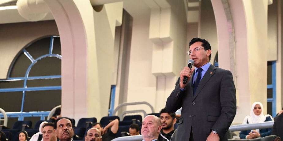 وزير الرياضة ورئيس الاتحاد الدولي يشهدان منافسات اليوم الثاني لبطولة الدوري العالمي للكاراتيه "البريميرليج" 2025