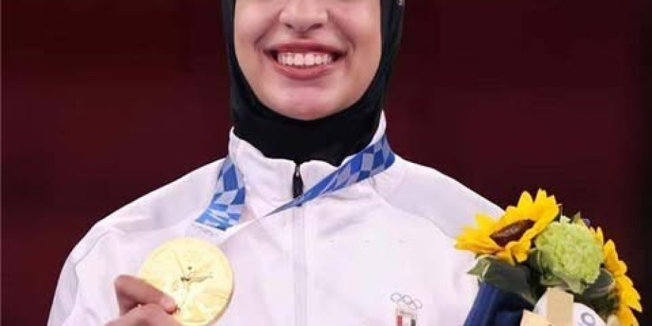 وزير الشباب والرياضة بتواصل هاتفيا مع فريال اشرف للاطمئنان على حالتها الصحية