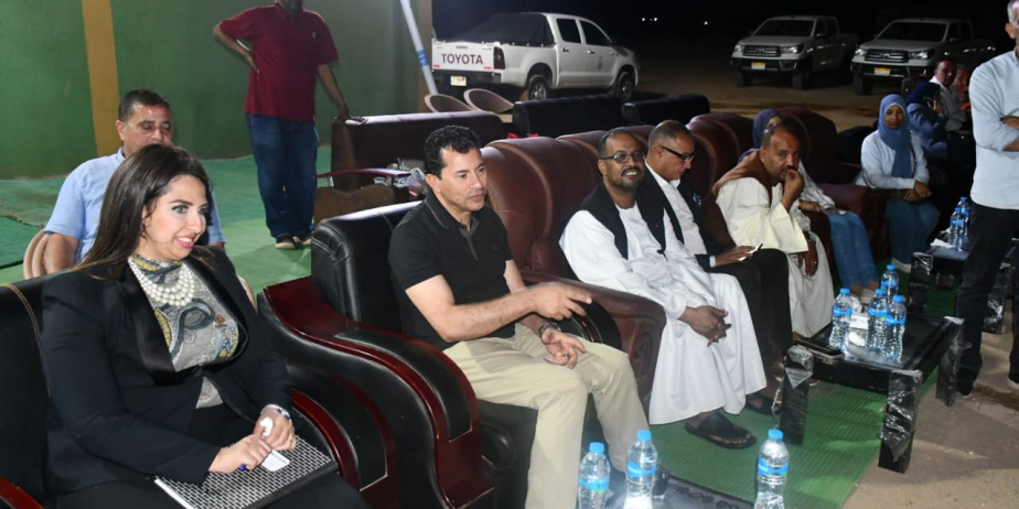 وزير الشباب والرياضة يلتقي المشاركين في معسكر "يلا كامب" بشلاتين