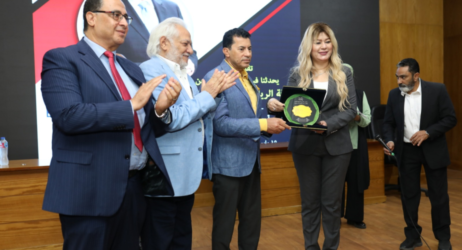 صبحى فى ندوة بالجامعه العربية المفتوحه : الرياضه والثقافة والفن عناصر بناء الإنسان