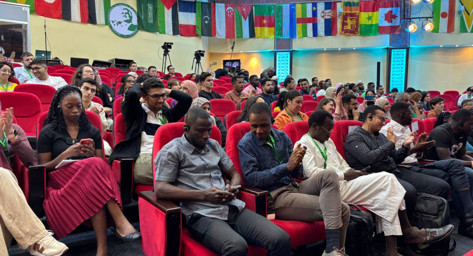 Vijana wa Dunia Kati ya Harufu ya Historia ya Jeshi la Anga na Uzuri wa Sauti ya Umm Kulthum