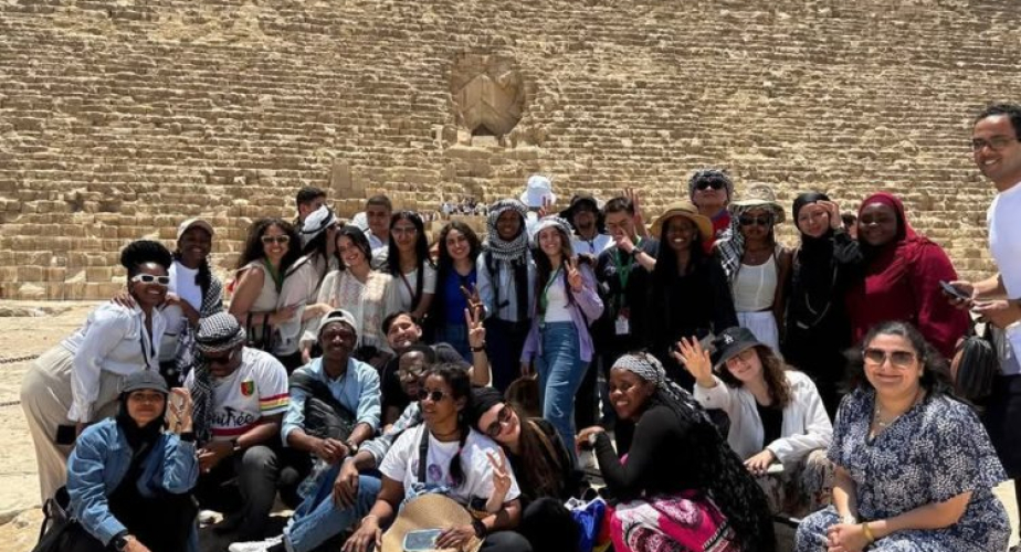 Vijana wa Udhamini wa Nasser kwa ziara ya kihistoria katika Piramidi za Giza