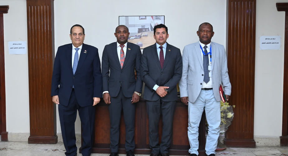 Minister of Youth and Sports Meets High-Level Comorian Delegation to Discuss Enhanced Cooperation in Youth and Sports