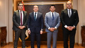 وزير الشباب والرياضة يلتقي رئيس هيئة الإسعاف المصرية لبحث سبل التعاون المشترك