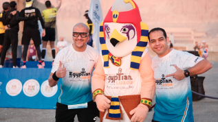 Lanzamiento del Maratón Internacional de Egipto, el maratón más antiguo de Egipto, desde el Templo de Hatshepsut en Luxor