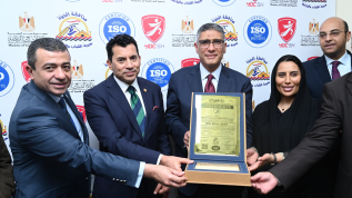 د أشرف صبحي يتسلم شهادة الأيزو لمركز التنمية الشبابية بالشيخ زايد