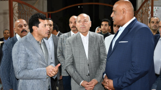 وزير الرياضة يتفقد الأعمال التطويرية والإنشائية بحمام سباحة نصف أوليمبي بمركز التنمية الشبابية بالأسمرات