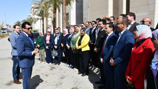 صبحى  يستقبل ممثلي "اتحاد بشبابها" قبيل زيارتهم لمركز  معلومات مجلس الوزراء