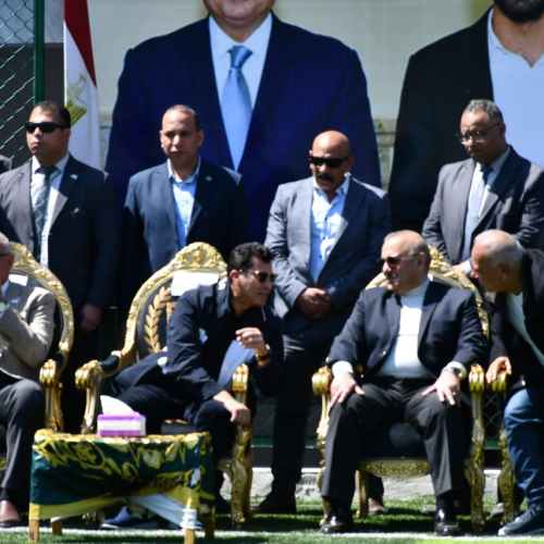 وزير الشباب ورئيس الهيئة العربية للتصنيع يفتتحان مركز شباب محمد صلاح