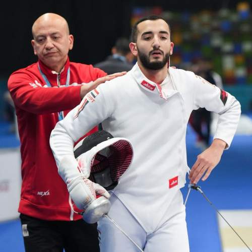 وزير الشباب يهنيء محمود السيد بعد تتويجه بذهبية سيف المبارزة في بطولة العالم للناشئين بالصين