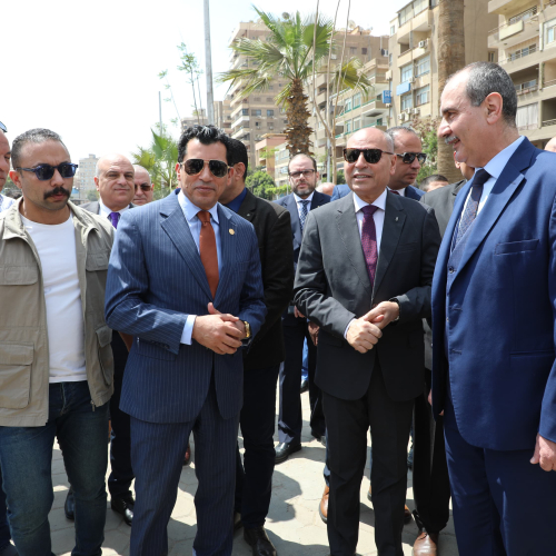 وزير الشباب  ومحافظ القاهرة يتفقدان بدء إنشاء ممشى رياضي بمدينة نصر