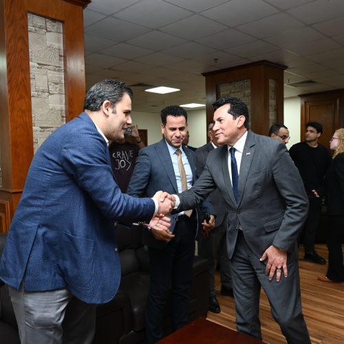 وزير الشباب والرياضة يناقش مستقبل الرياضة المصرية مع رؤساء التحرير في ضوء توجيهات الرئيس السيسي