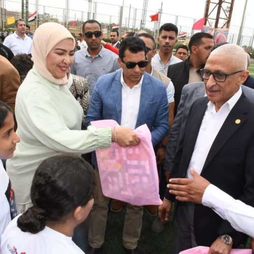 وزير الرياضة ومحافظي شمال سيناء ومطروح يوزعون جوائز المهرجان الرياضي الاول من اجل التنمية