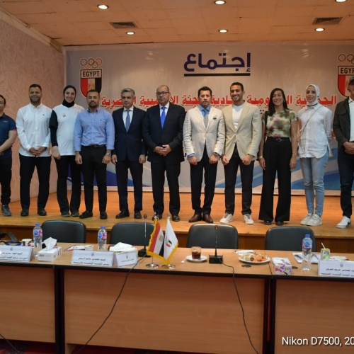 وزير الرياضة ورئيس اللجنة الأولمبية يلتقون رؤساء الاتحادات الرياضية لمتابعة خطط العمل المستقبلية