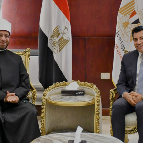 وزيرا الشباب والأوقاف ووكيل الأزهر يشهدون لقاءً حواريًا حول تعزيز الهوية الوطنية