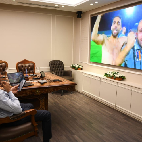 وزير الرياضة يهنيء منتخب الشباب تحت ٢٠ سنة  لكرة القدم بعد الفوز علي غانا والتأهل للمونديال