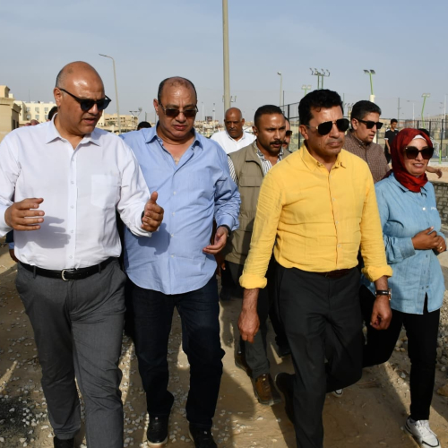 وزير الشباب والرياضة ومحافظ القليوبية يتفقدان مركز التنمية الشبابية بالعبور ويعلنان افتتاح الملعب الرئيسي