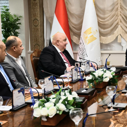 د. أشرف صبحى  يناقش استعدادات تنفيذ مشروع "30 يوم تحدي" مع بنك saib وشركة برزنتيشن لايف