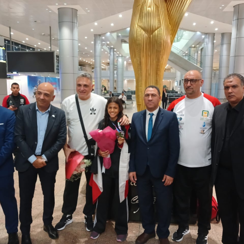 وزير الشباب والضة يهنئ اللاعبة جنى يسري  لتحقيقها أول ميدالية عالمية فى التايكوندو