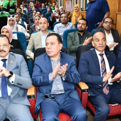 وزير الشباب والرياضة ومحافظ القليوبية في ملتقى حواري مع شباب الكيانات الشبابية على مسرح المحافظة