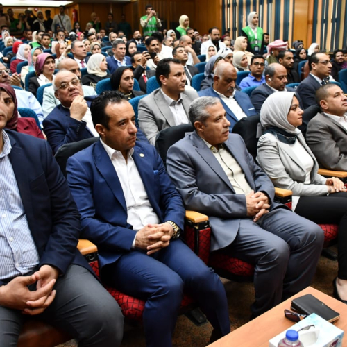 وزير الشباب والرياضة ومحافظ القليوبية في ملتقى حواري مع شباب الكيانات الشبابية على مسرح المحافظة