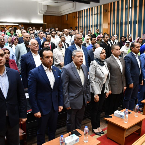 وزير الشباب والرياضة ومحافظ القليوبية في ملتقى حواري مع شباب الكيانات الشبابية على مسرح المحافظة