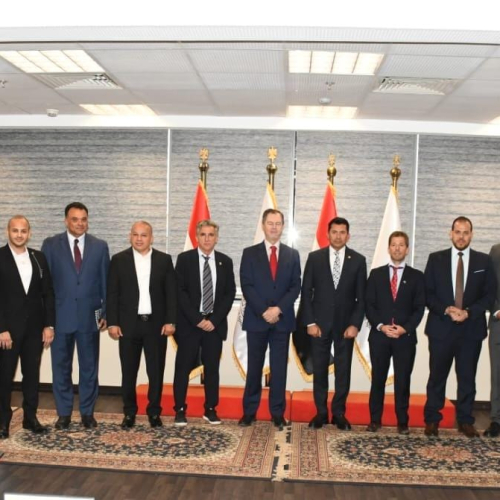 وزير الشباب يلتقي السفير الإسباني وممثلي نادي فياريال لبحث سبل التعاون المشترك