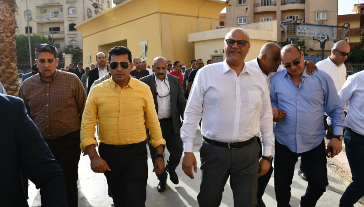 وزير الشباب والرياضة ومحافظ القليوبية يتفقدان مركز التنمية الشبابية بالعبور ويعلنان افتتاح الملعب الرئيسي