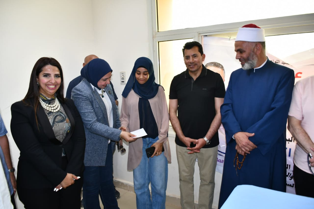 وزير الشباب والرياضة يتفقد المنشآت داخل نادي شلاتين ويشهد الندوة الدينية التثقيفية