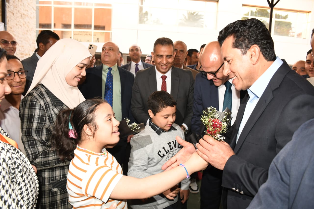 وزير الرياضة ومحافظ القليوبية يفتتحان عدداً من المشروعات الجديدة بمركز التنمية الشبابية والرياضية بشبرا الخيمة