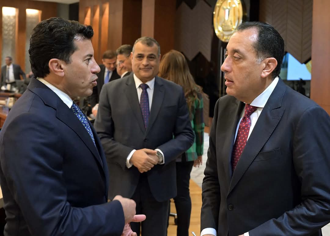 وزير الشباب والرياضة يستعرض "إنجازات الرياضة المصرية" فى اجتماع مجلس الوزراء