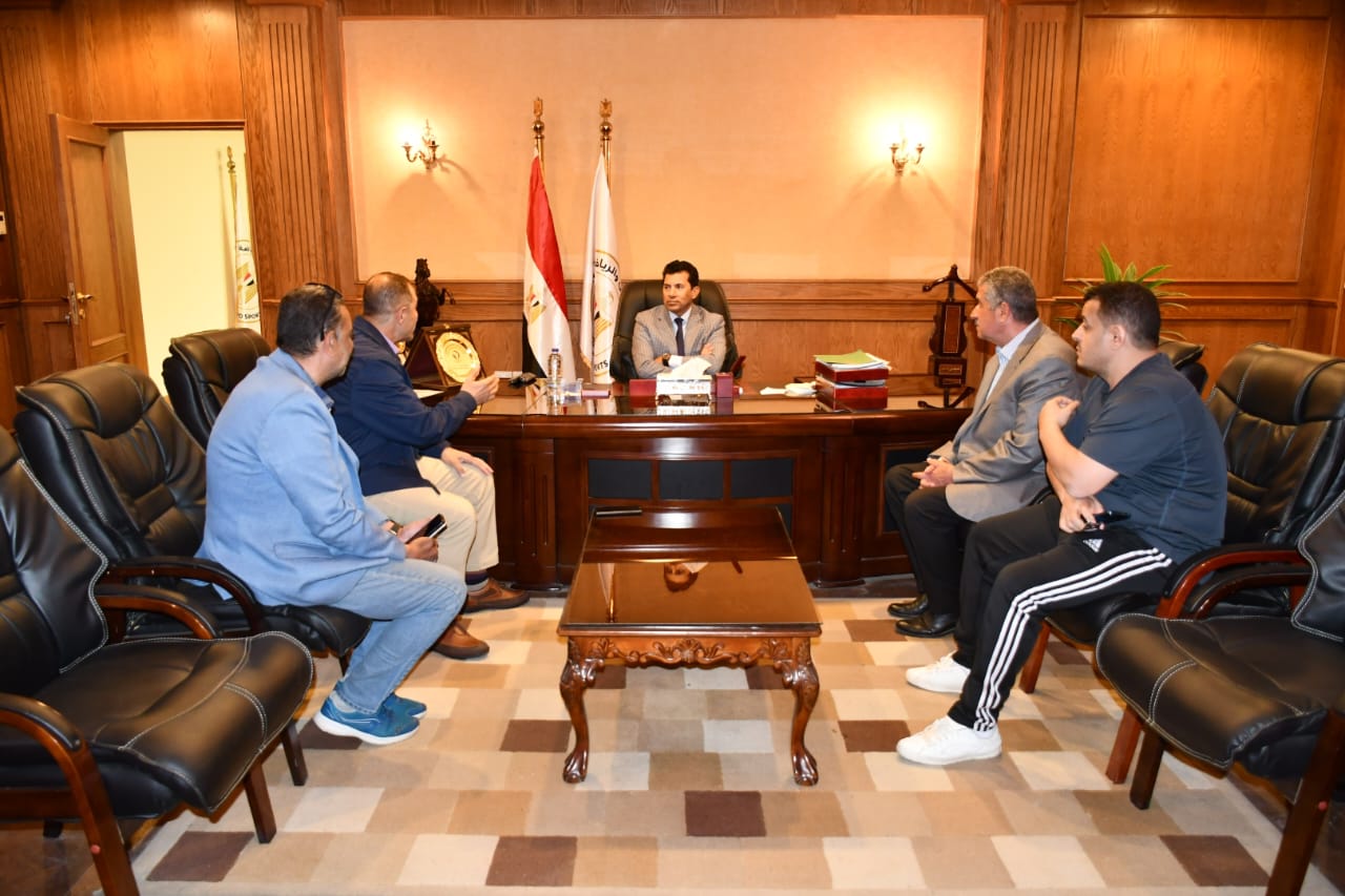 فى ضوء الاستعدادات لاستضافة البطولة الأفريقية للدراجات... وزير الشباب والرياضة يلتقي برئيس مجلس إدارة الاتحاد
