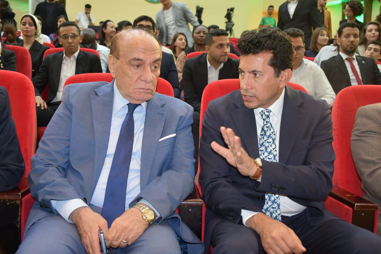 وزير الشباب والرياضة يشهد أولي جلسات منحة ناصر للقيادة الدولية في نسختها الخامسة