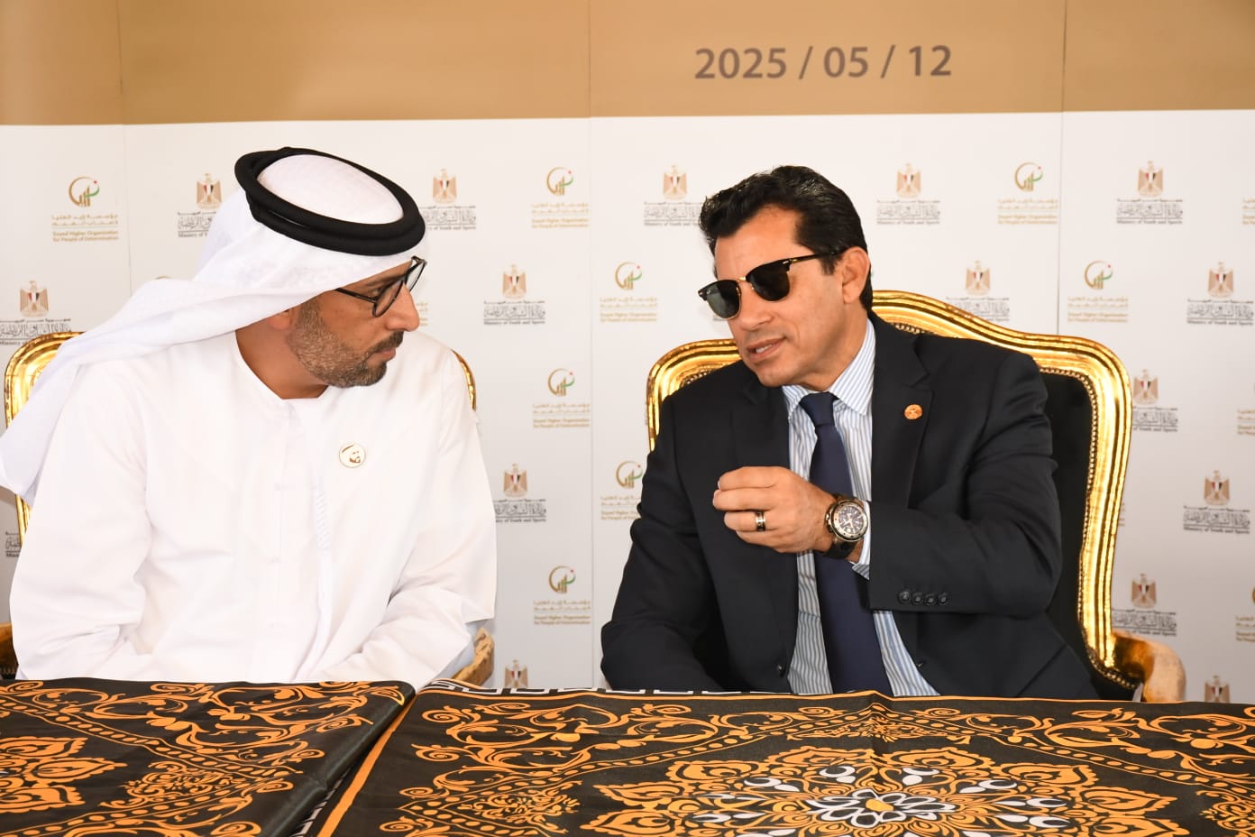 وزير الشباب والرياضة ومسؤولي مؤسسة زايد العليا لذوي الهمم... يشهدون انطلاق قافلة زايد الخيرية وتوقيع بروتوكول تعاون بين الطرفين