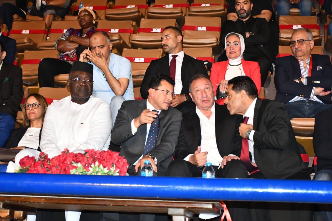 وزير الشباب والرياضة يشهد افتتاح كأس الكؤوس الإفريقية لكرة اليد