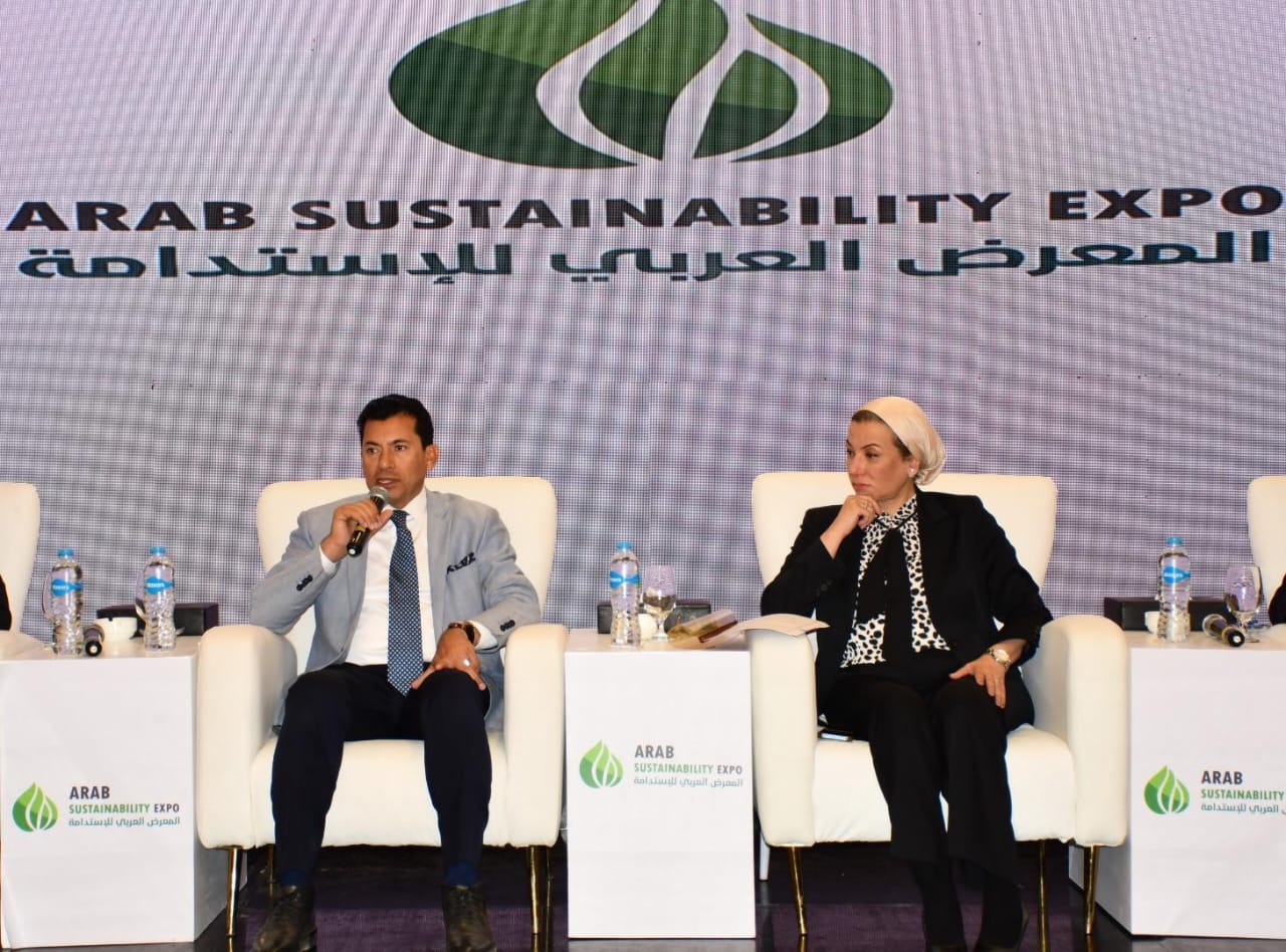 وزيرا الشباب والرياضة والبيئة يفتتحا المعرض العربي للاستدامة
