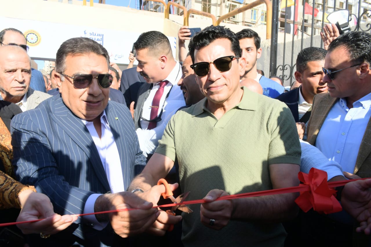 وزير الشباب والرياضة ومحافظ الدقهلية يفتتحان المرحلة الأولى من أعمال تطوير الملعب الرئيسي لكرة القدم باستاد المنصورة ويتفقدان مبنى نُزل الشباب