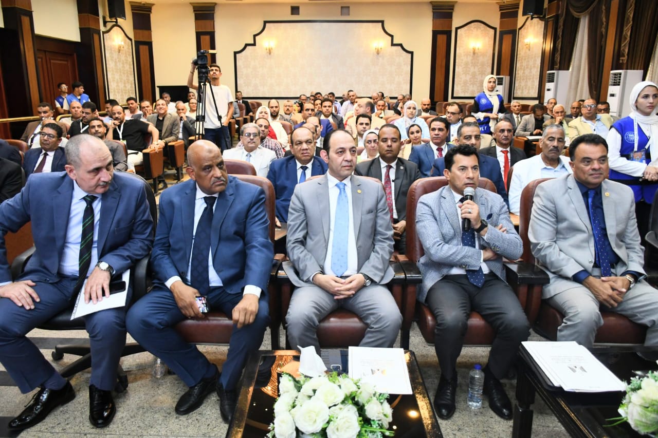 وزير الشباب والرياضة يشهد انطلاق الملتقى الأول لمنسقي تراخيص شركات الخدمات الرياضية بالتعليم المدني