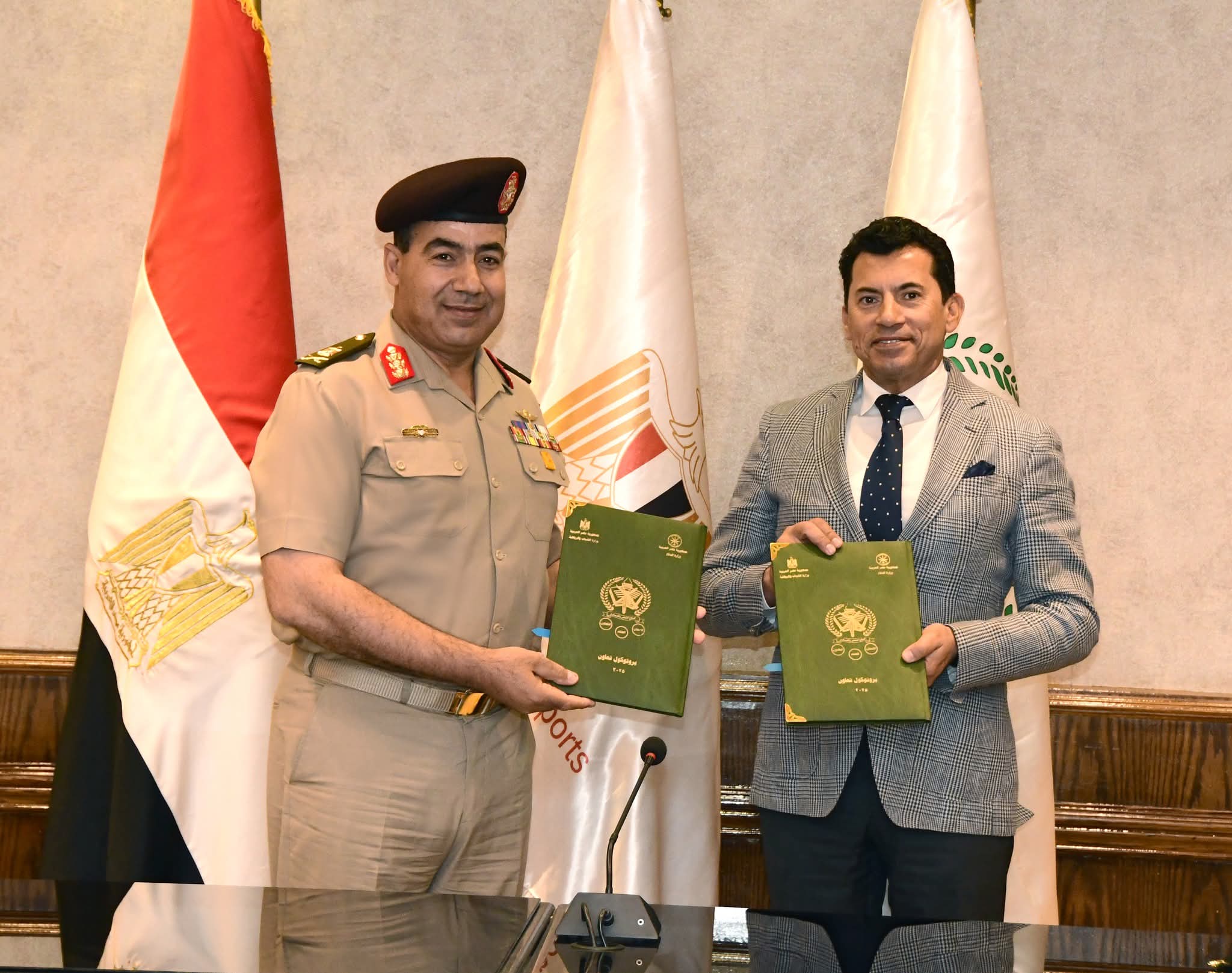 قيادة قوات الدفاع الشعبى والعسكرى توقع بروتوكول تعاون مع وزارة الشباب والرياضة