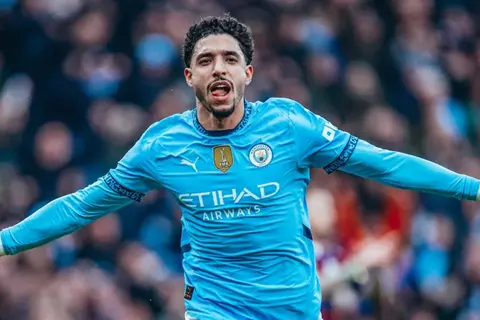 وزير الرياضة يهنئ النجم المصري عمر مرموش لفوزه بجائزة أفضل هدف في الدوري الإنجليزي