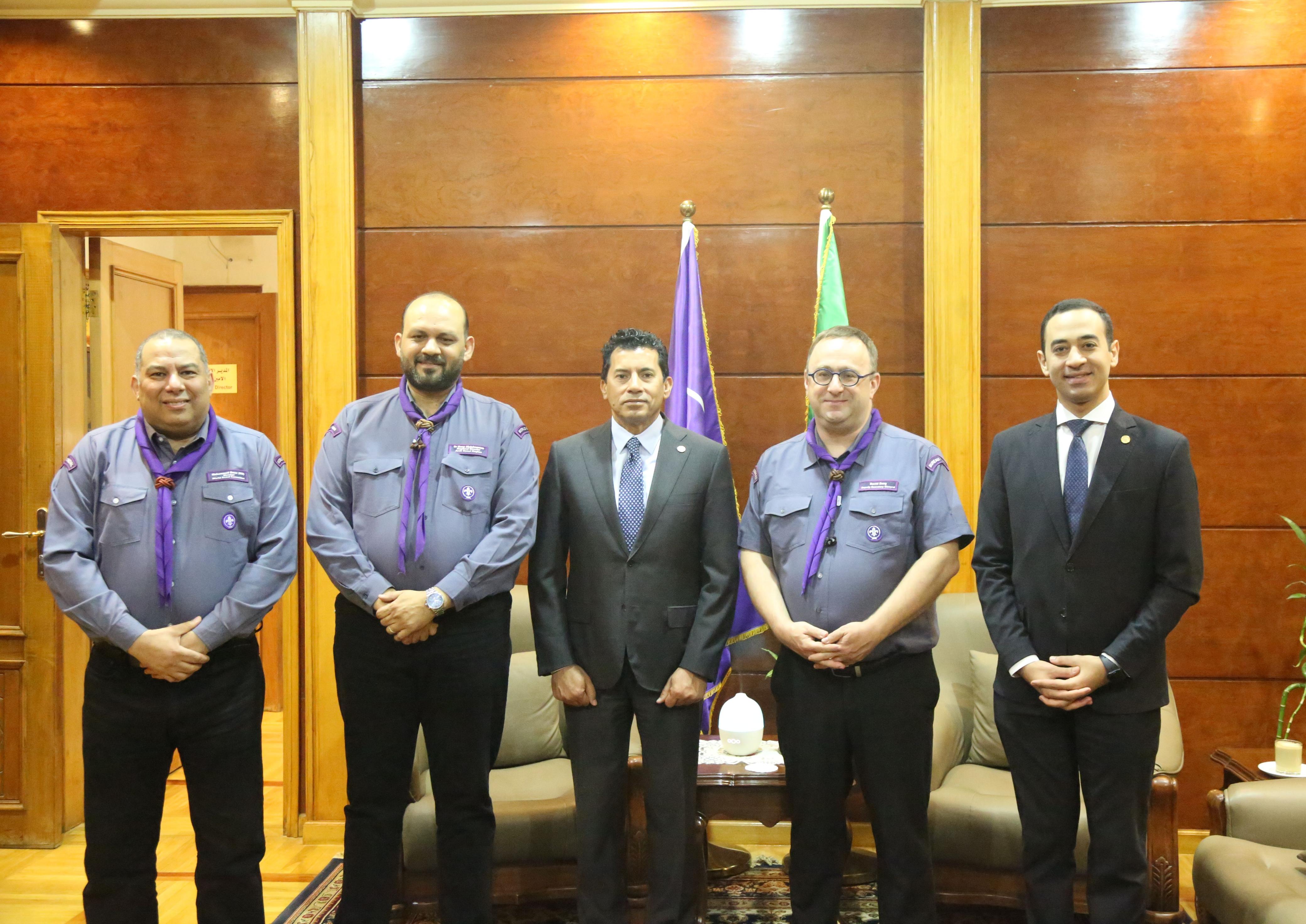 وزير الشباب والرياضة يهنئ السيد ديفيد بيرج بتوليه منصب أمين عام المنظمة الكشفية العالمية