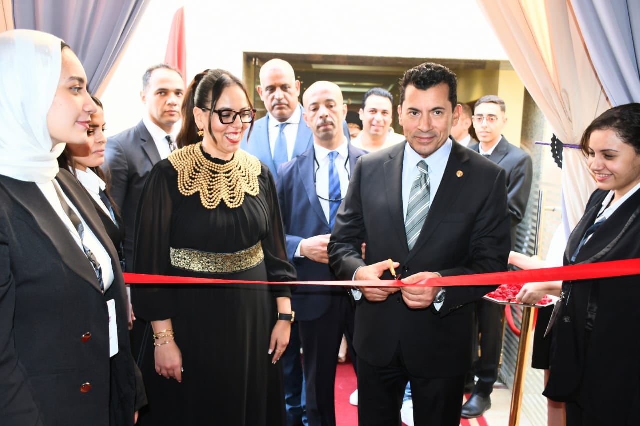 وزير الشباب والرياضة يفتتح المقر الدائم لمكتب "فن إدارة الحياة" بالجزيرة ويشهد توقيع 4 بروتوكولات تعاون