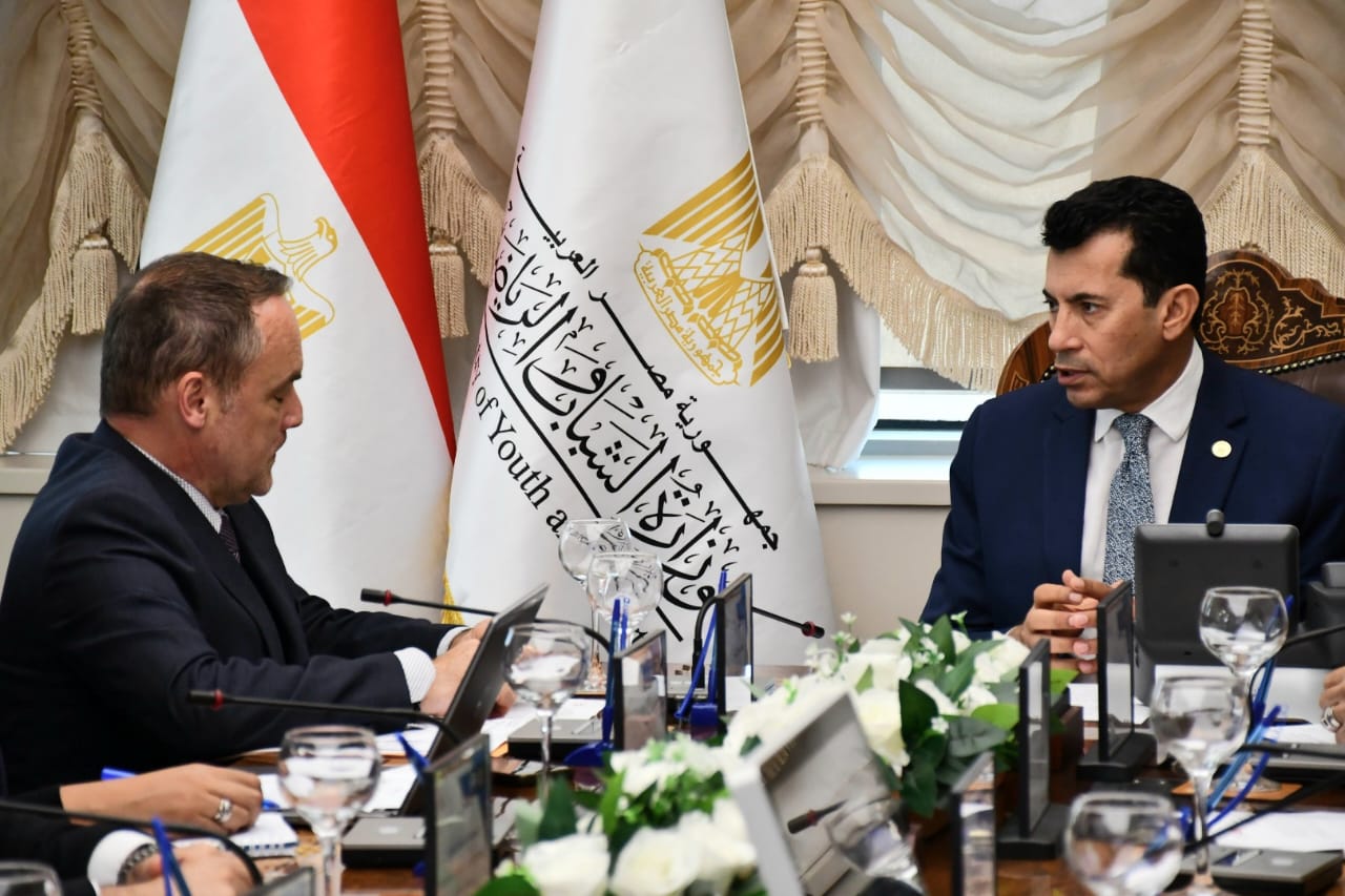 وزير الشباب يبحث مع ممثل صندوق الأمم المتحدة للسكان عددًا من ملفات العمل المشتركة