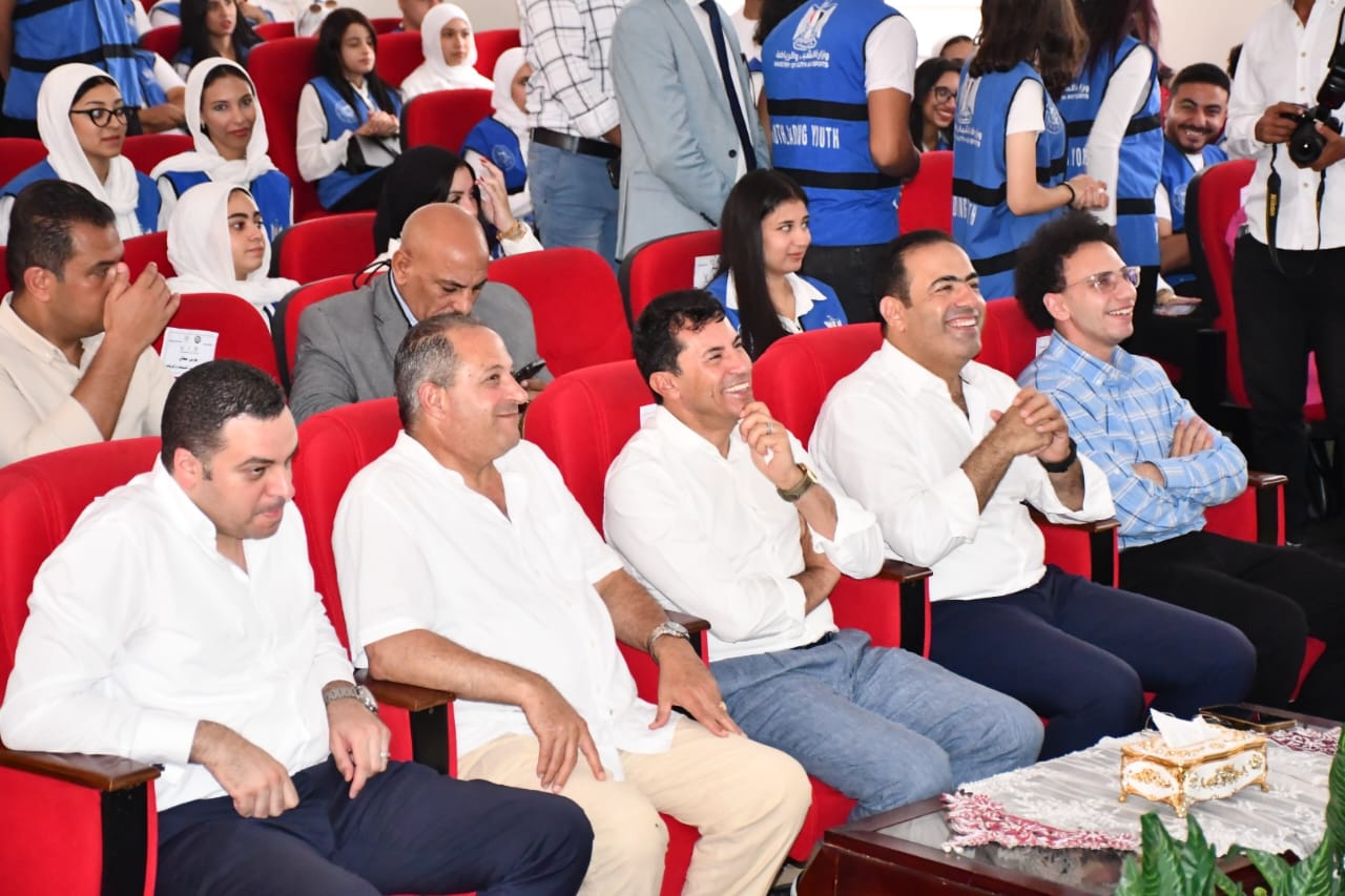 وزير الشباب ومحافظ بورسعيد يشهدا إطلاق الموسم السابع لمشروع متطوعي وزارة الشباب والرياضة YLY