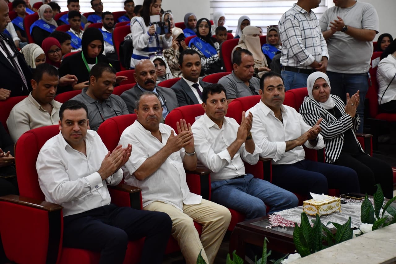 وزير الشباب ومحافظ بورسعيد يشهدان مؤتمرًا للقوى الشبابية