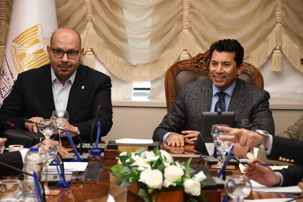 وزير الشباب والرياضة يشيد بدور اللجنة الأولمبية المصرية في إنجاز تعديلات قانون الرياضة